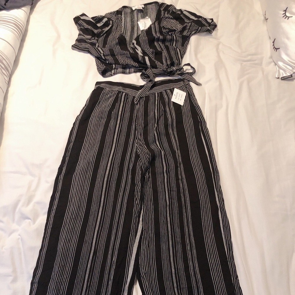 Crop top and pants set